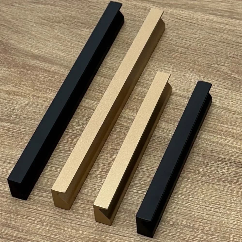 Tirador minimalista negro
